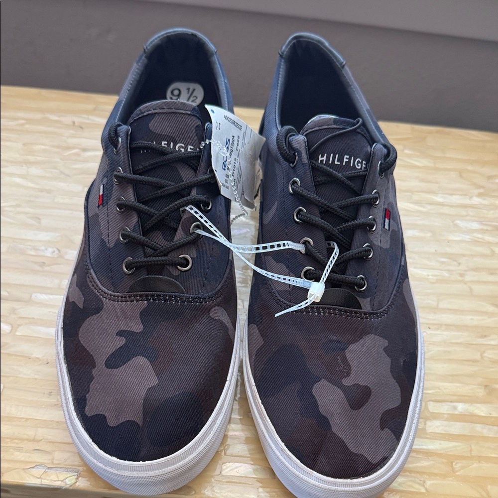 Tommy Hilfiger Men's Black Camouflage Sneakers